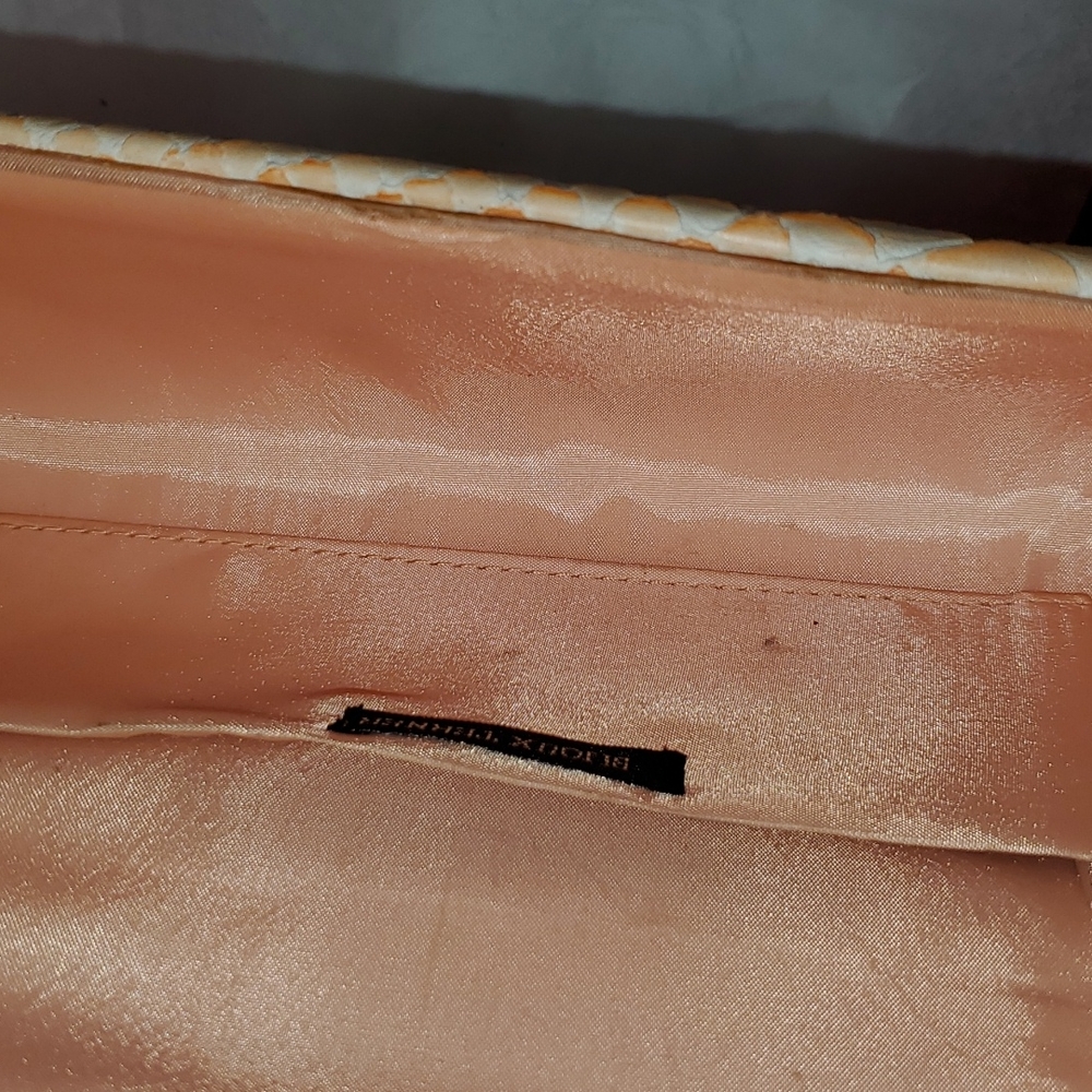 Ladies Wallet - Picture 10 of 14